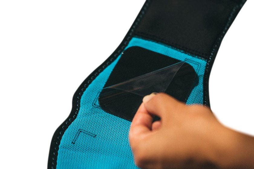compex-belt-corebelt-1-woman-zoom-easy-settle-900×600
