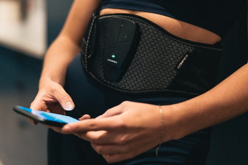 compex-belt-corebelt-3-woman-zoom-freedom-movement-900×600
