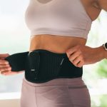 compex-belt-corebelt-5-woman-zoom-easy-settle-900×600