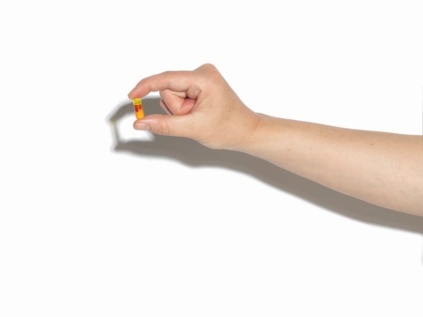 halo-pill-hand