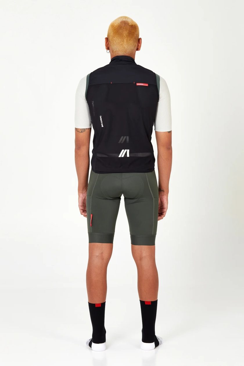 2024_LHPP_TWENTY_ONE_VestBlack_M_02