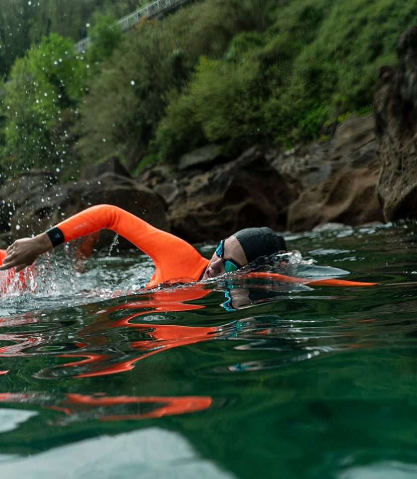 NN67TTCC_02_ORCA_NEOPRENO_AGUAS_ABIERTAS_VITALIS_HI_VIS_MUJER